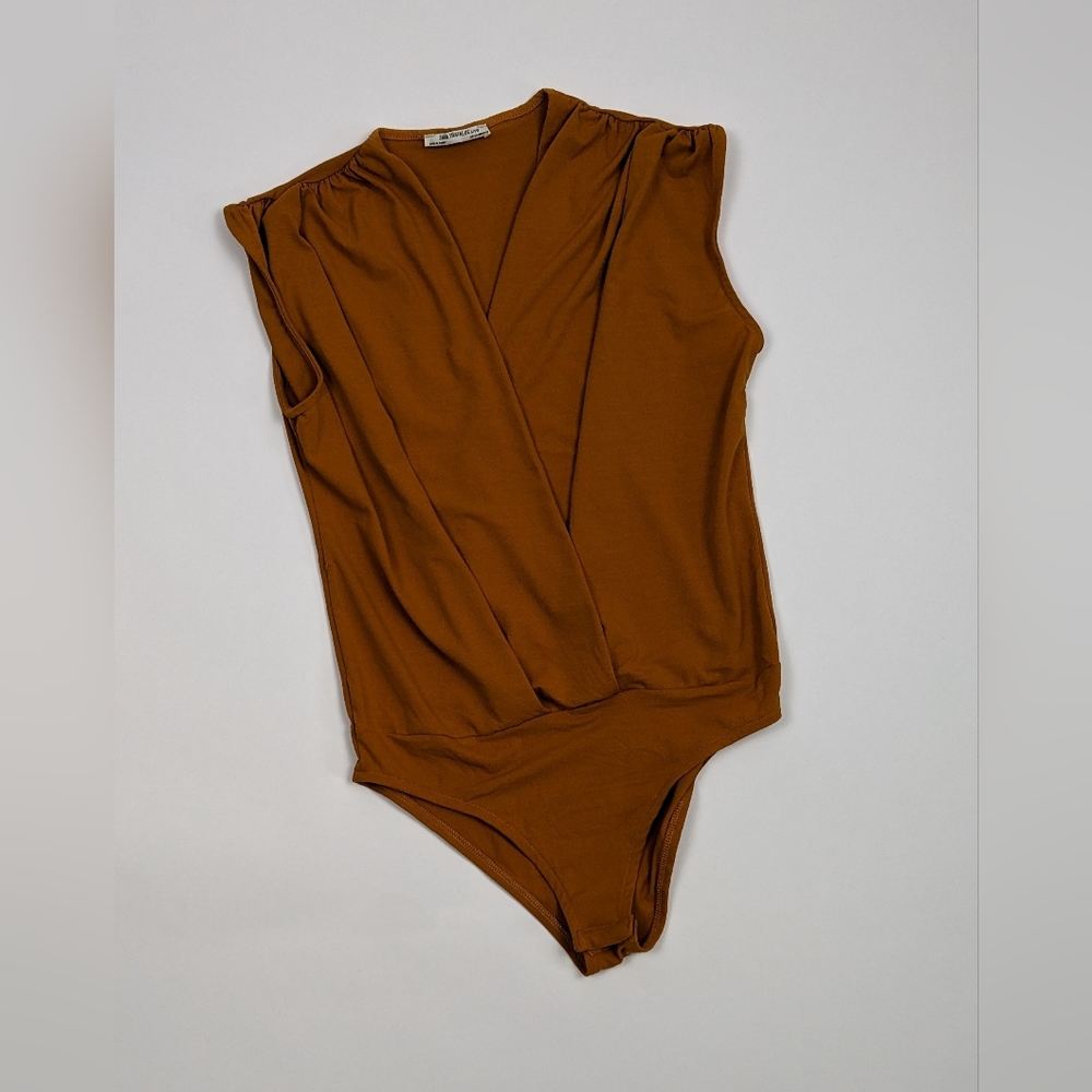 ZARA| Women's V-neck bodysuit